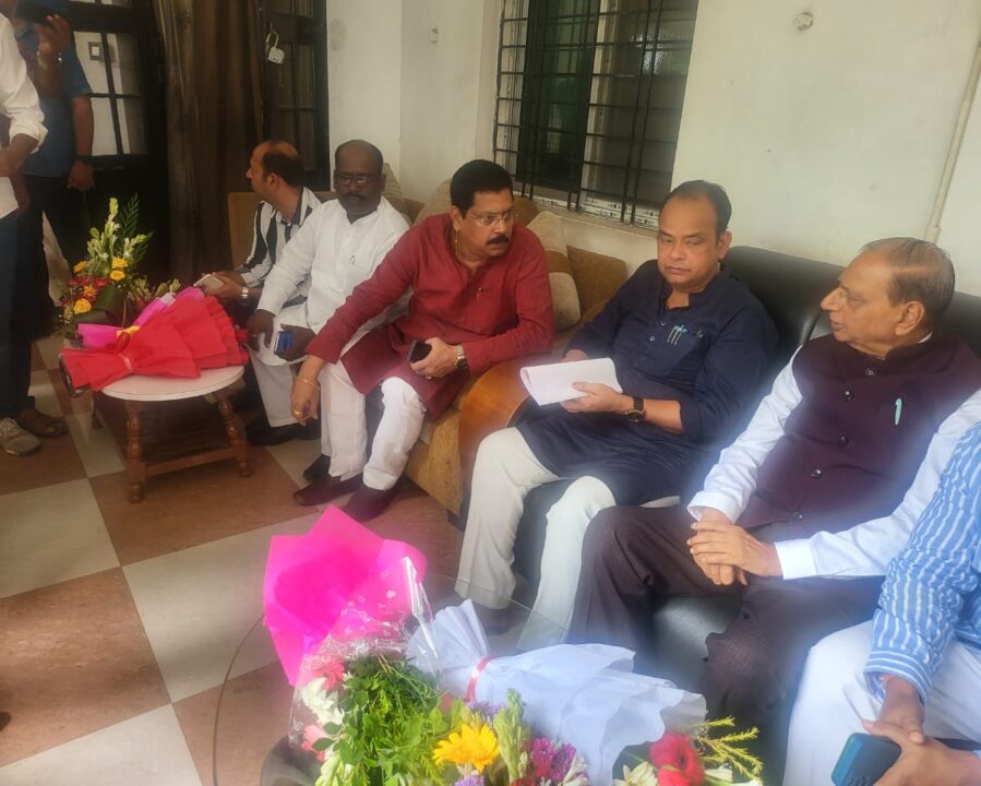 Dhanbad पहुंचे ग्रामीण विकास मंत्री इरफ़ान अंसारी 