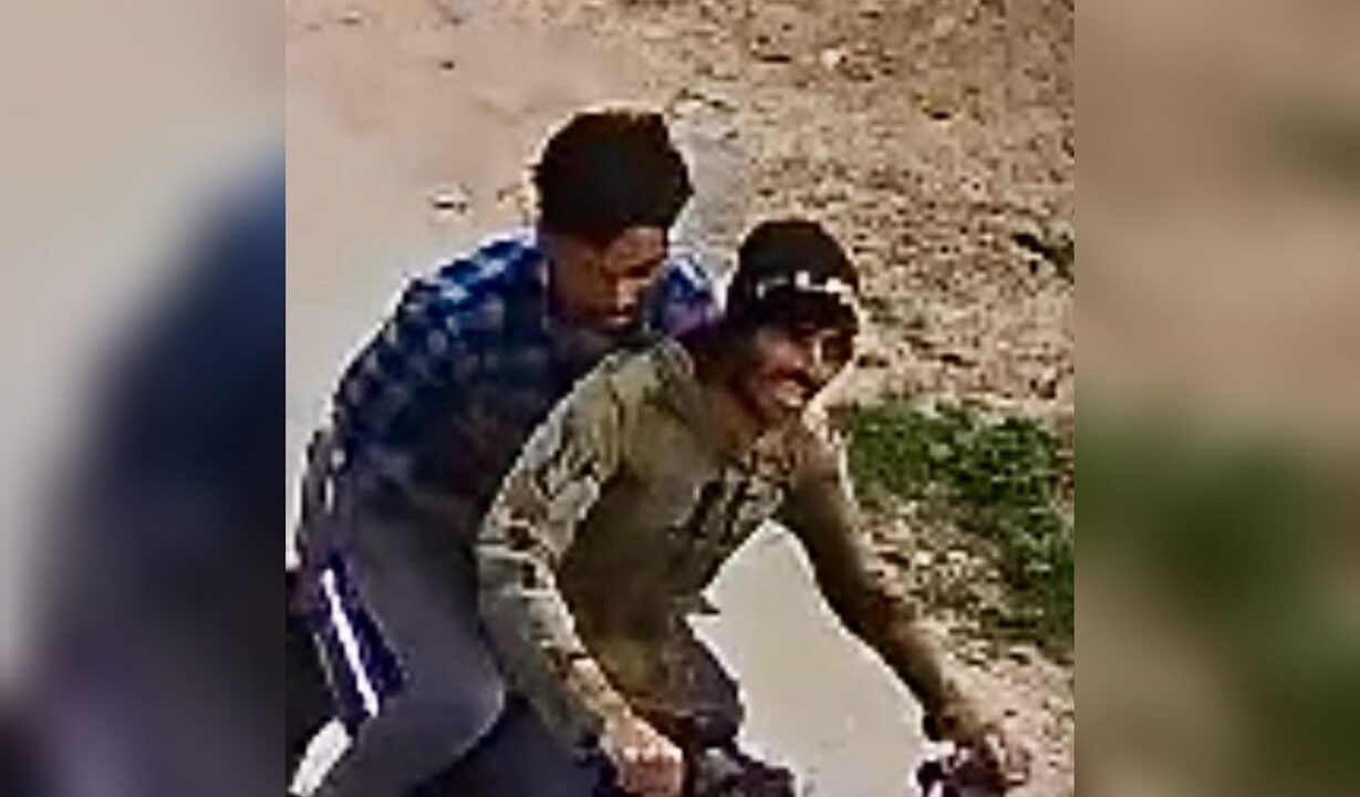 CCTV फूटेज मे कैद चैन छीनकर भागने वाले बाइक सवार 