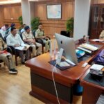 कारा सुरक्षा समिति की बैठक करते उपायुक्त