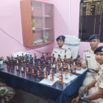 पुलिस द्वारा भारी मात्रा में अवैध शराब जब्त