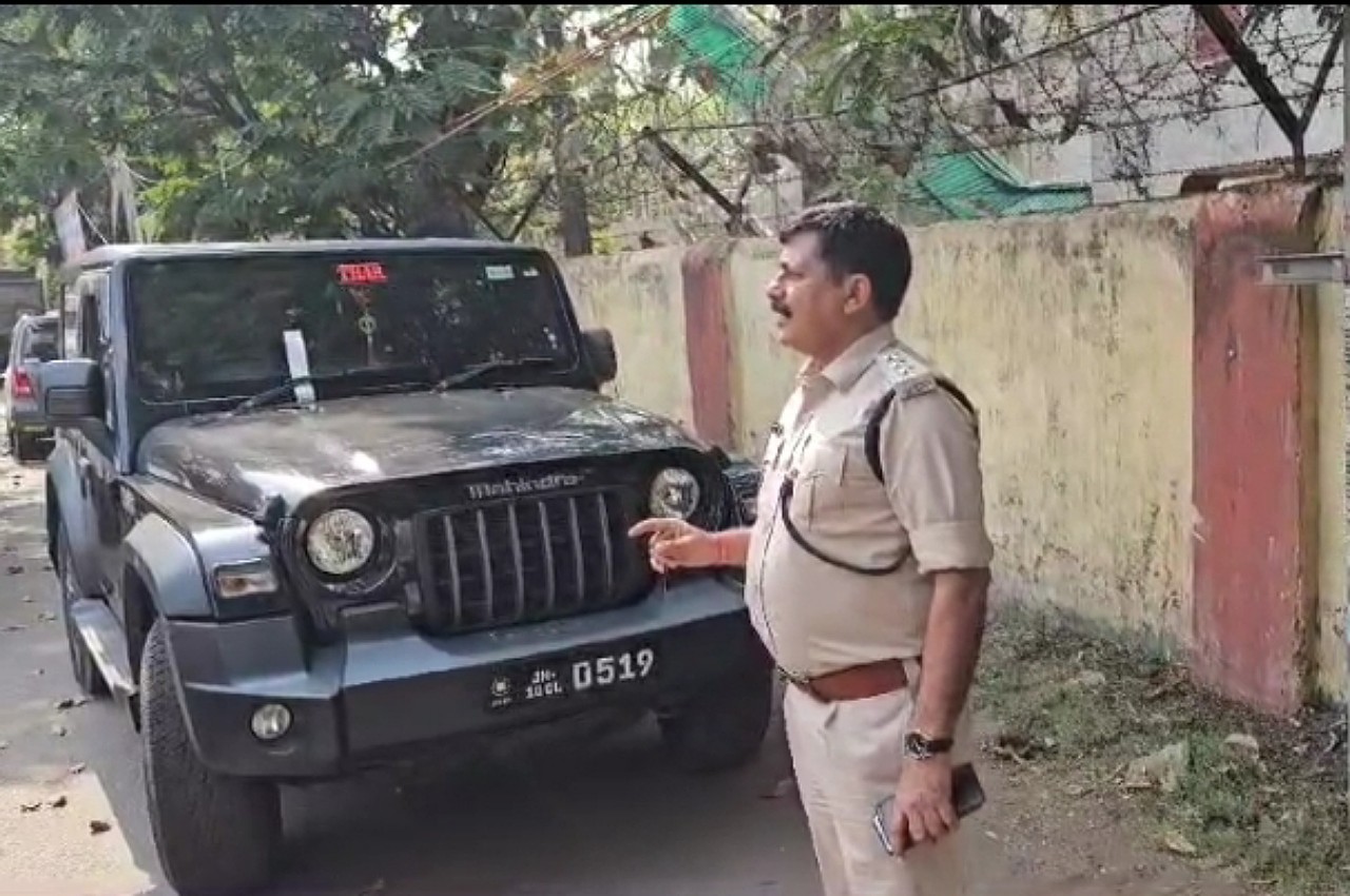 Dhanbad - ब्लैक फिल्म लगे वाहनों से वसूला गया जुर्माना