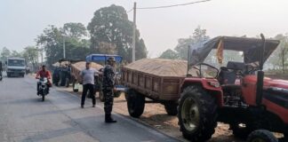 Dhanbad - अवैध बालू परिवहन करते पकड़े गए वाहन