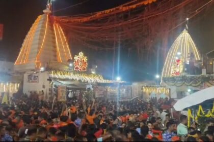 पहली सोमवारी पर देवघर, बाबा बैधनाथ धाम में श्रद्धांलुओं की भीड़